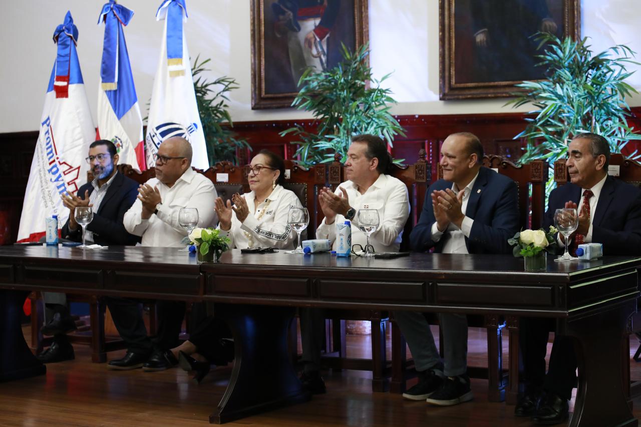 Portada Foto De Entrega A Afectado